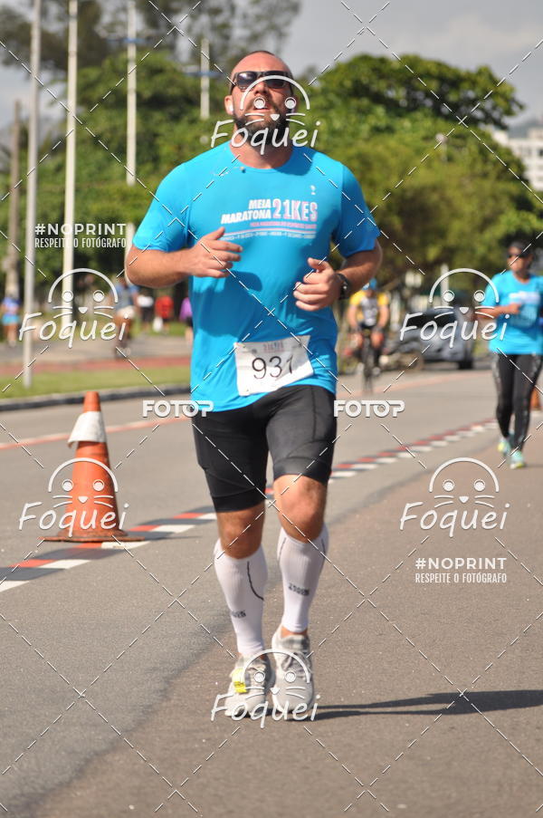 Buy your photos of the event21KES - Meia Maratona do Esprito Santo on Fotop