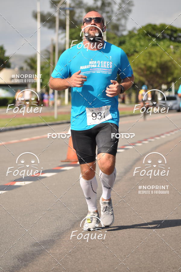 Buy your photos of the event21KES - Meia Maratona do Esprito Santo on Fotop