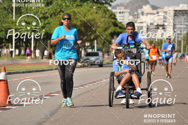Buy your photos of the event21KES - Meia Maratona do Esprito Santo on Fotop