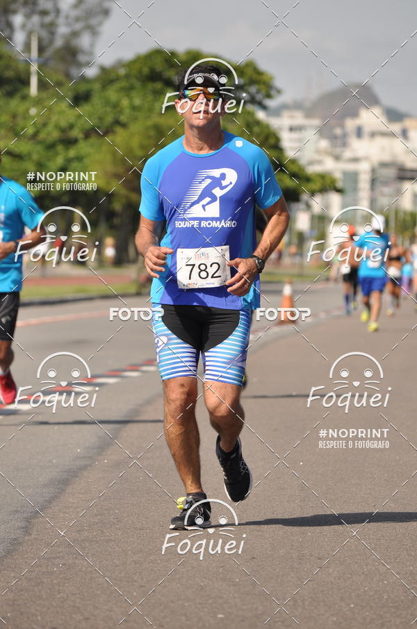 Buy your photos of the event21KES - Meia Maratona do Esprito Santo on Fotop