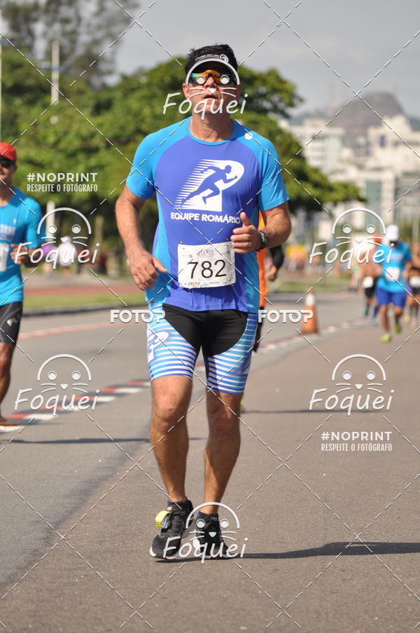 Buy your photos of the event21KES - Meia Maratona do Esprito Santo on Fotop