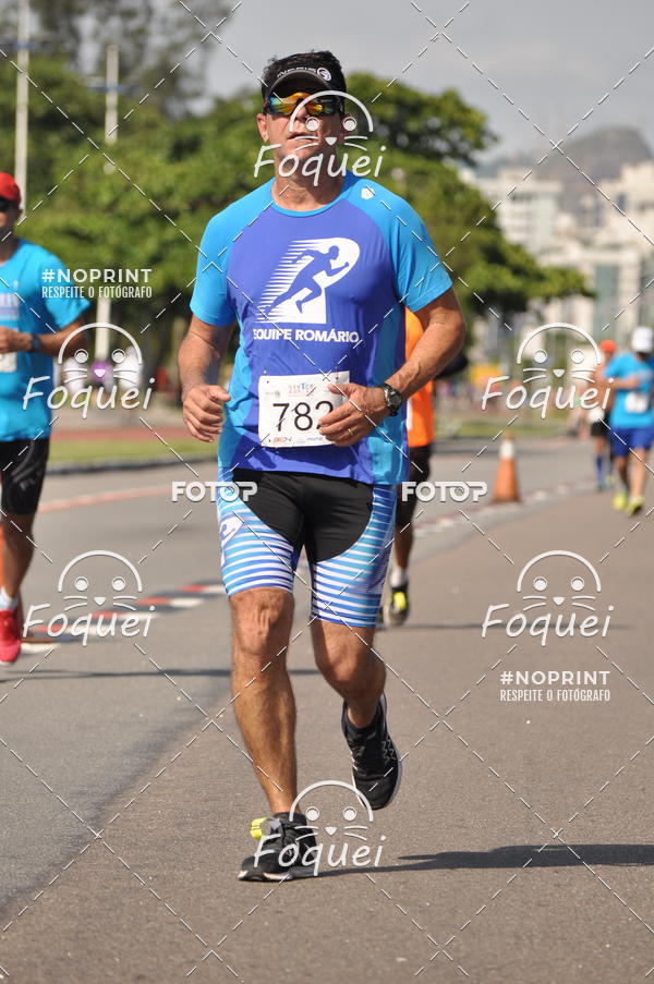 Buy your photos of the event21KES - Meia Maratona do Esprito Santo on Fotop