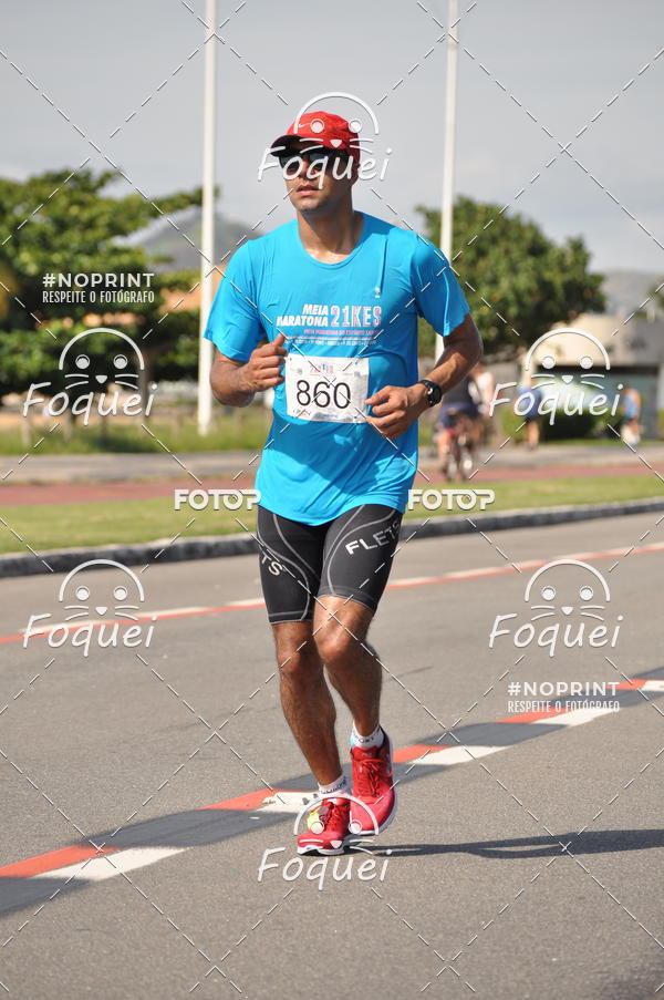 Buy your photos of the event21KES - Meia Maratona do Esprito Santo on Fotop