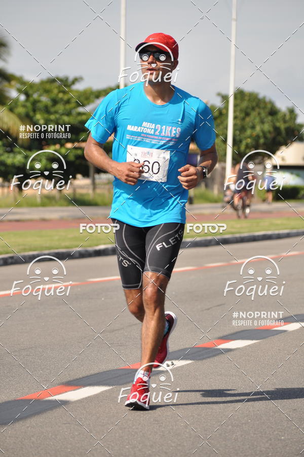 Buy your photos of the event21KES - Meia Maratona do Esprito Santo on Fotop