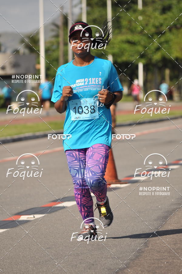 Buy your photos of the event21KES - Meia Maratona do Esprito Santo on Fotop