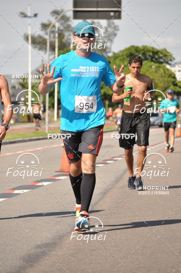 Compra tus fotos del evento21KES - Meia Maratona do Esprito Santo En Fotop