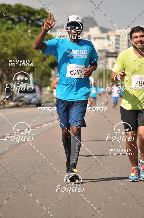 Compra tus fotos del evento21KES - Meia Maratona do Esprito Santo En Fotop