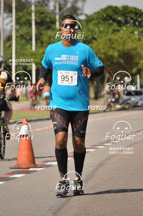 Buy your photos of the event21KES - Meia Maratona do Esprito Santo on Fotop