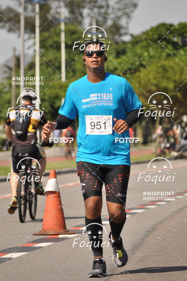 Buy your photos of the event21KES - Meia Maratona do Esprito Santo on Fotop