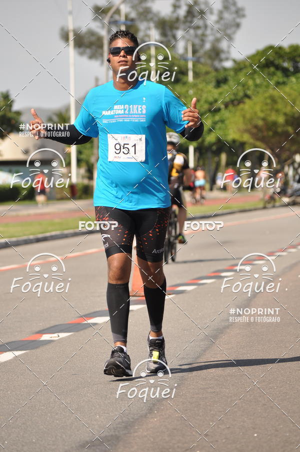 Buy your photos of the event21KES - Meia Maratona do Esprito Santo on Fotop