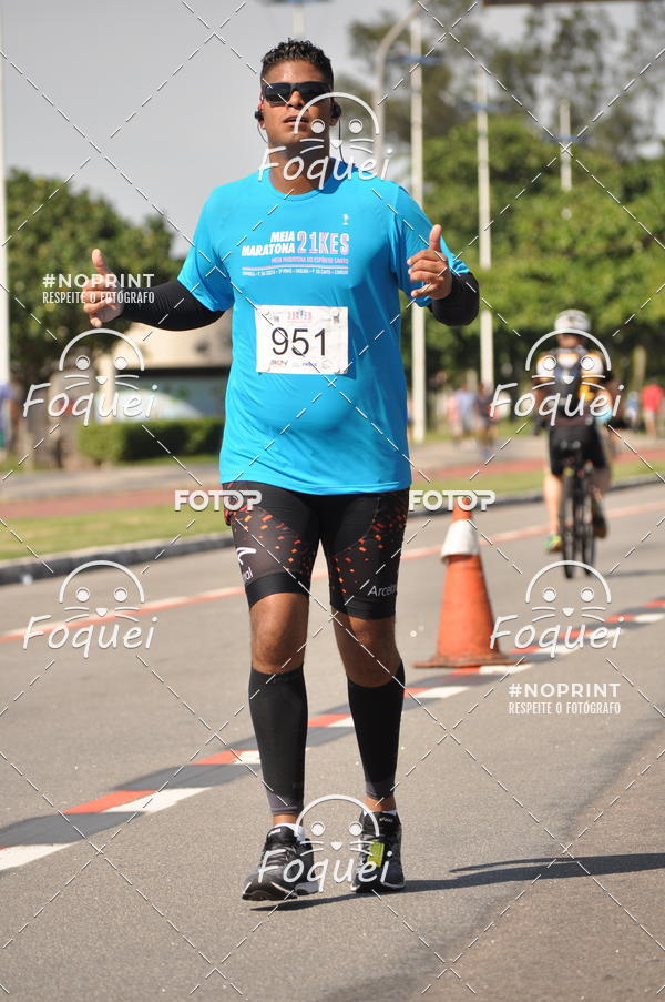 Buy your photos of the event21KES - Meia Maratona do Esprito Santo on Fotop