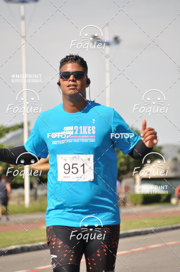Buy your photos of the event21KES - Meia Maratona do Esprito Santo on Fotop