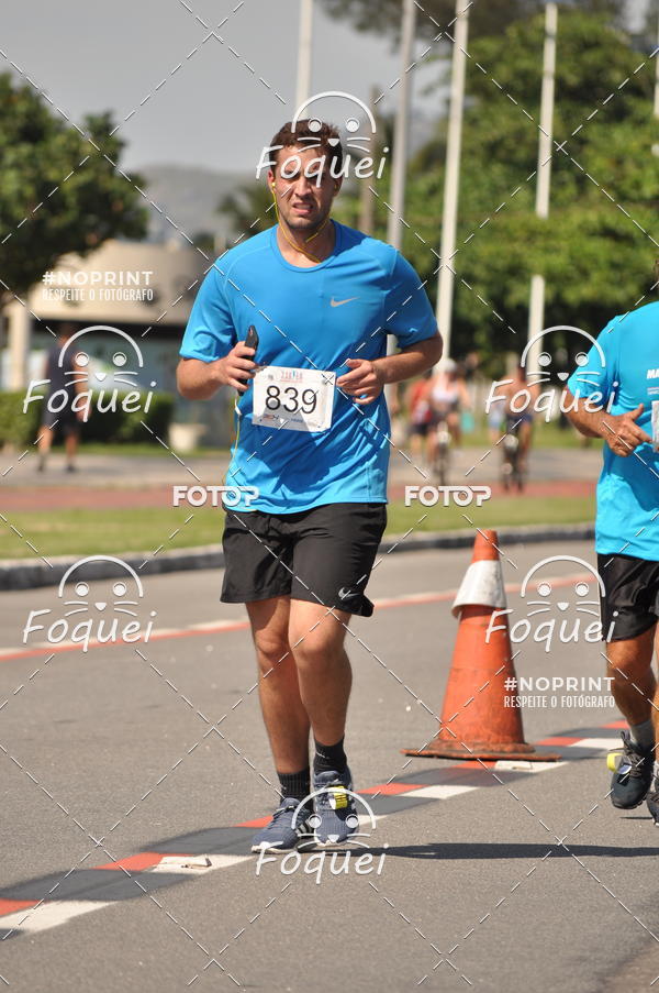 Buy your photos of the event21KES - Meia Maratona do Esprito Santo on Fotop