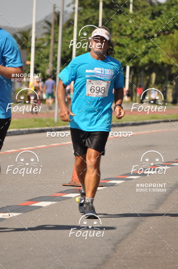 Buy your photos of the event21KES - Meia Maratona do Esprito Santo on Fotop