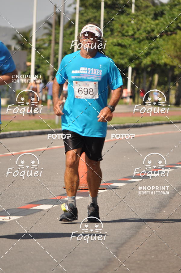 Buy your photos of the event21KES - Meia Maratona do Esprito Santo on Fotop