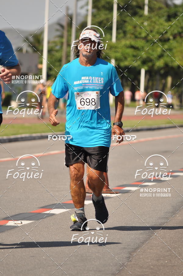 Buy your photos of the event21KES - Meia Maratona do Esprito Santo on Fotop