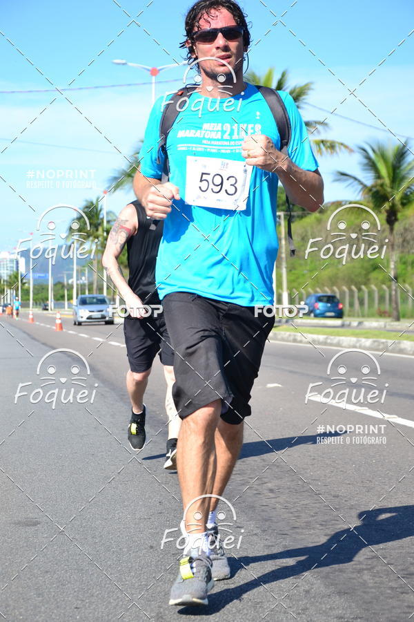 Buy your photos of the event21KES - Meia Maratona do Esprito Santo on Fotop