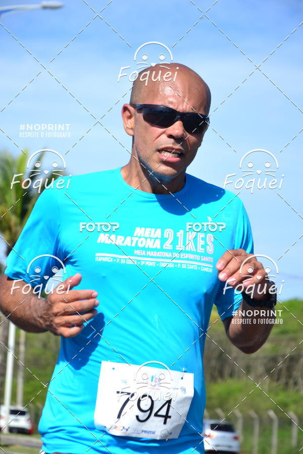Buy your photos of the event21KES - Meia Maratona do Esprito Santo on Fotop