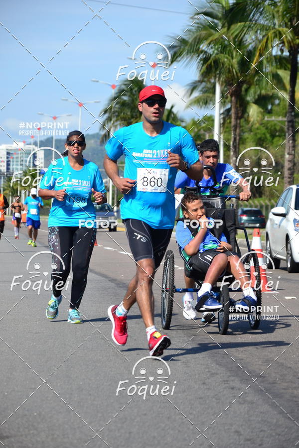 Buy your photos of the event21KES - Meia Maratona do Esprito Santo on Fotop