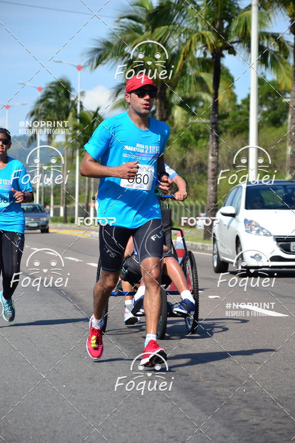 Buy your photos of the event21KES - Meia Maratona do Esprito Santo on Fotop
