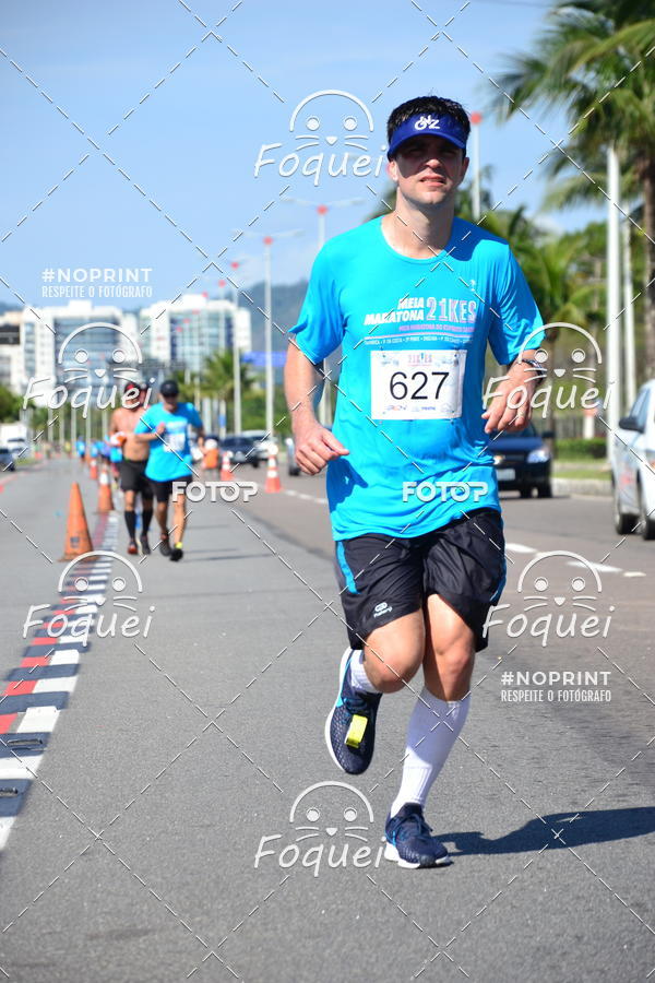Buy your photos of the event21KES - Meia Maratona do Esprito Santo on Fotop