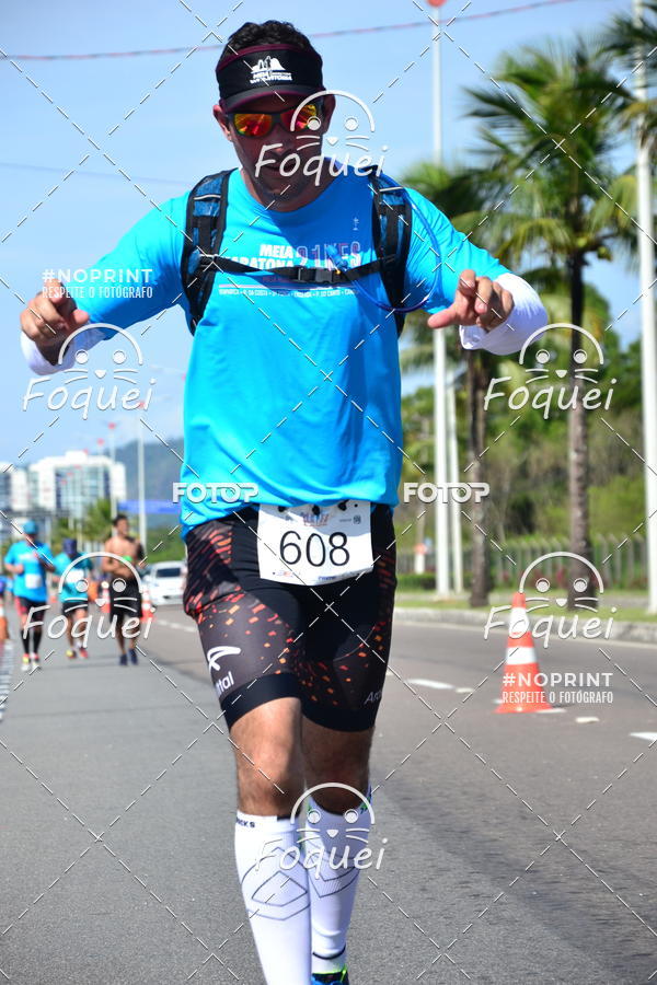 Buy your photos of the event21KES - Meia Maratona do Esprito Santo on Fotop