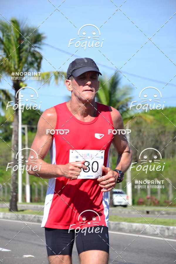 Buy your photos of the event21KES - Meia Maratona do Esprito Santo on Fotop