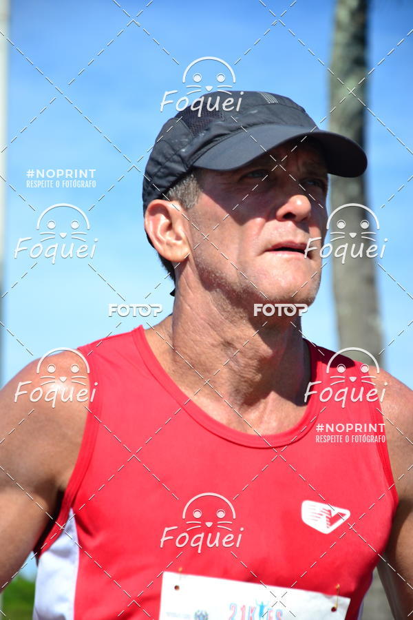 Buy your photos of the event21KES - Meia Maratona do Esprito Santo on Fotop