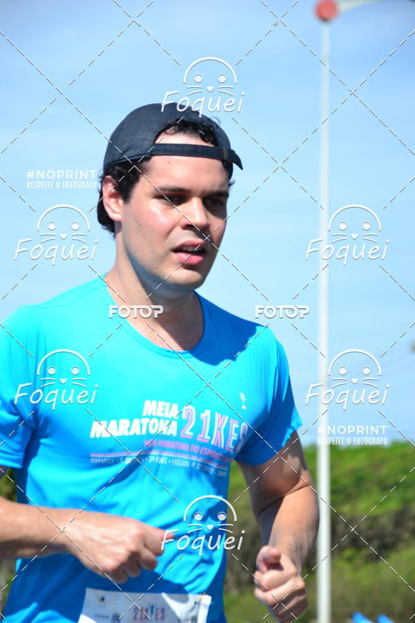 Buy your photos of the event21KES - Meia Maratona do Esprito Santo on Fotop