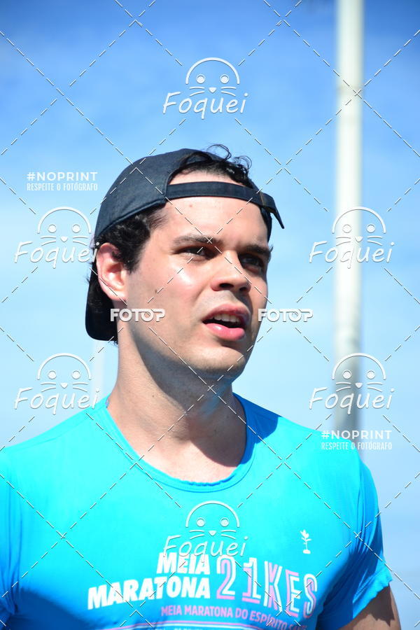 Buy your photos of the event21KES - Meia Maratona do Esprito Santo on Fotop
