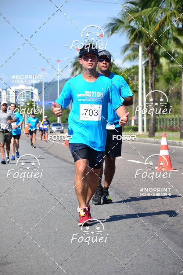 Buy your photos of the event21KES - Meia Maratona do Esprito Santo on Fotop