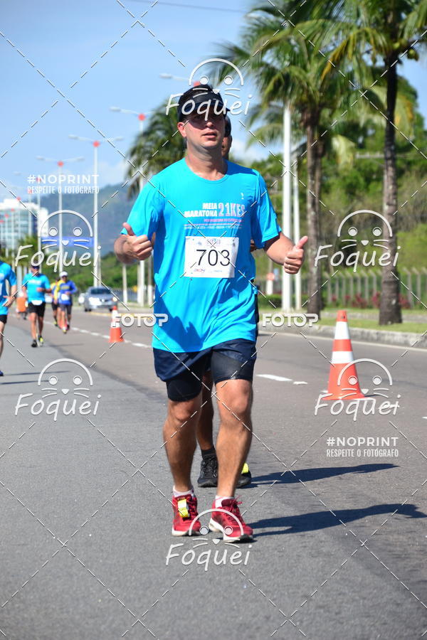 Buy your photos of the event21KES - Meia Maratona do Esprito Santo on Fotop