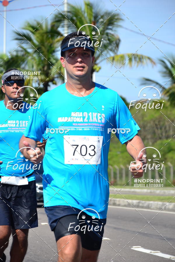 Buy your photos of the event21KES - Meia Maratona do Esprito Santo on Fotop