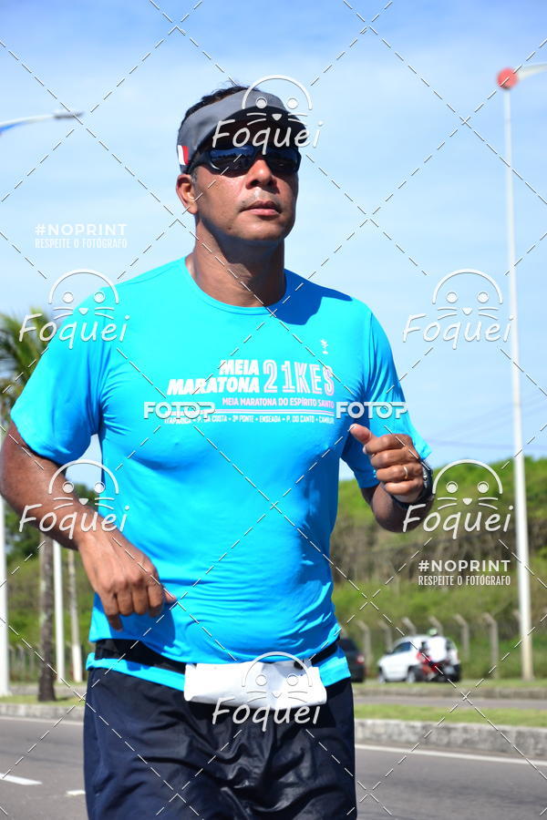 Buy your photos of the event21KES - Meia Maratona do Esprito Santo on Fotop