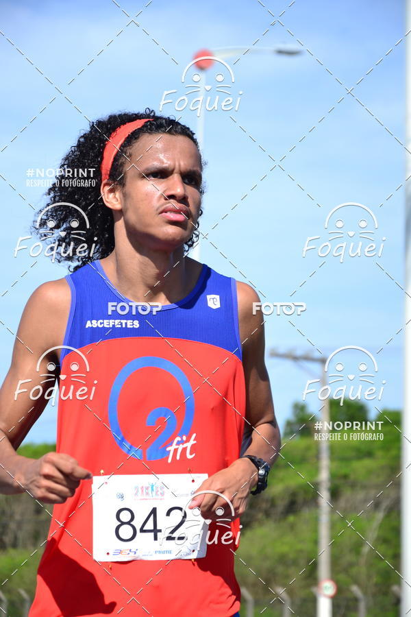 Buy your photos of the event21KES - Meia Maratona do Esprito Santo on Fotop