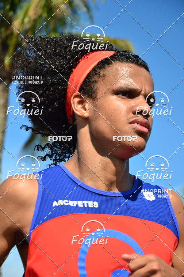 Buy your photos of the event21KES - Meia Maratona do Esprito Santo on Fotop