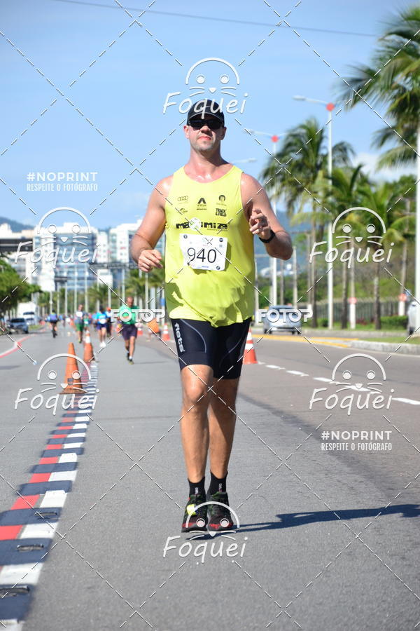Buy your photos of the event21KES - Meia Maratona do Esprito Santo on Fotop