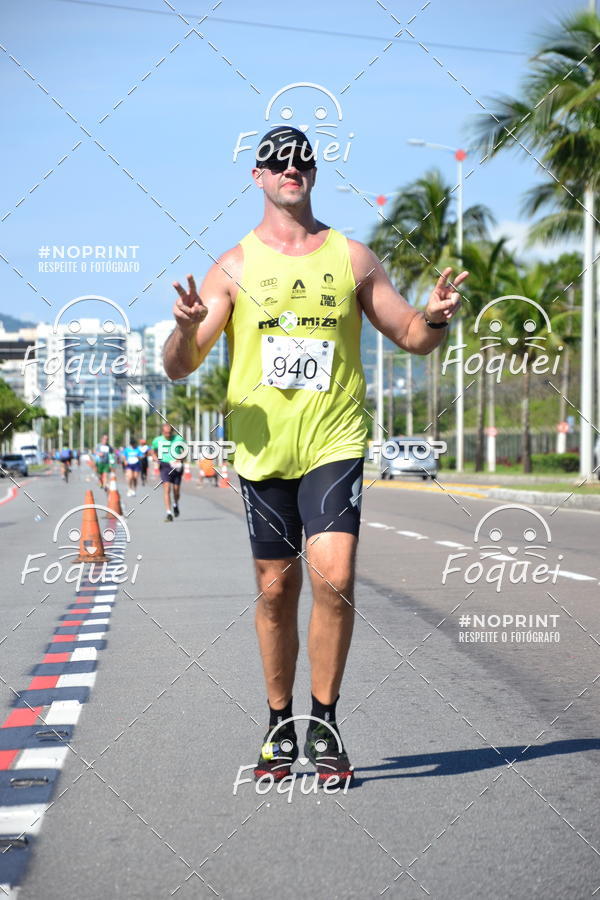 Buy your photos of the event21KES - Meia Maratona do Esprito Santo on Fotop