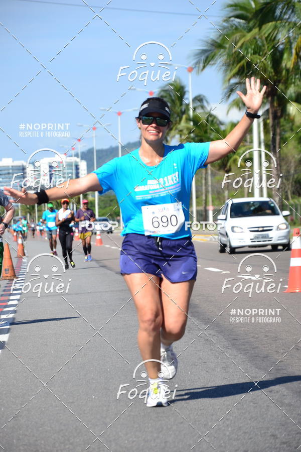 Buy your photos of the event21KES - Meia Maratona do Esprito Santo on Fotop