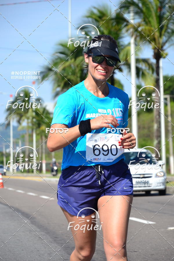 Buy your photos of the event21KES - Meia Maratona do Esprito Santo on Fotop