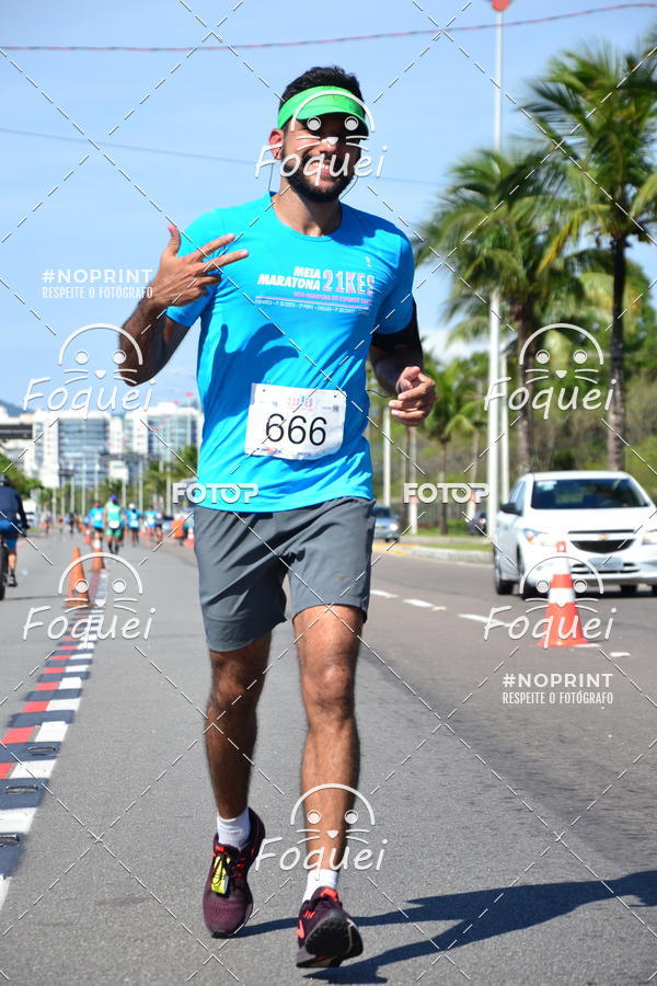 Buy your photos of the event21KES - Meia Maratona do Esprito Santo on Fotop