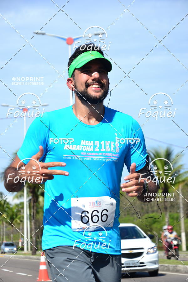 Buy your photos of the event21KES - Meia Maratona do Esprito Santo on Fotop