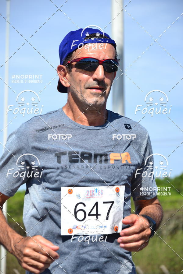 Buy your photos of the event21KES - Meia Maratona do Esprito Santo on Fotop