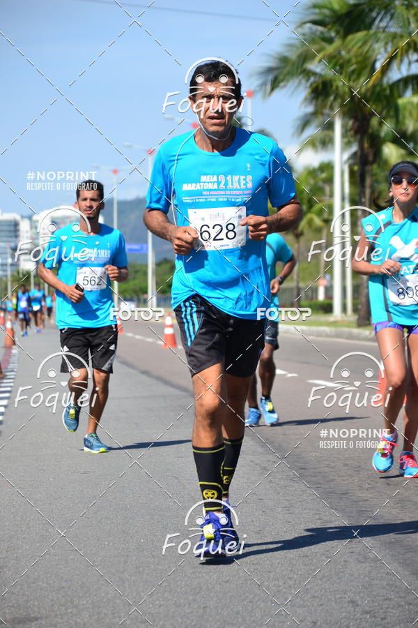Buy your photos of the event21KES - Meia Maratona do Esprito Santo on Fotop