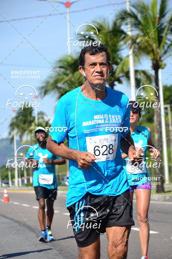 Buy your photos of the event21KES - Meia Maratona do Esprito Santo on Fotop