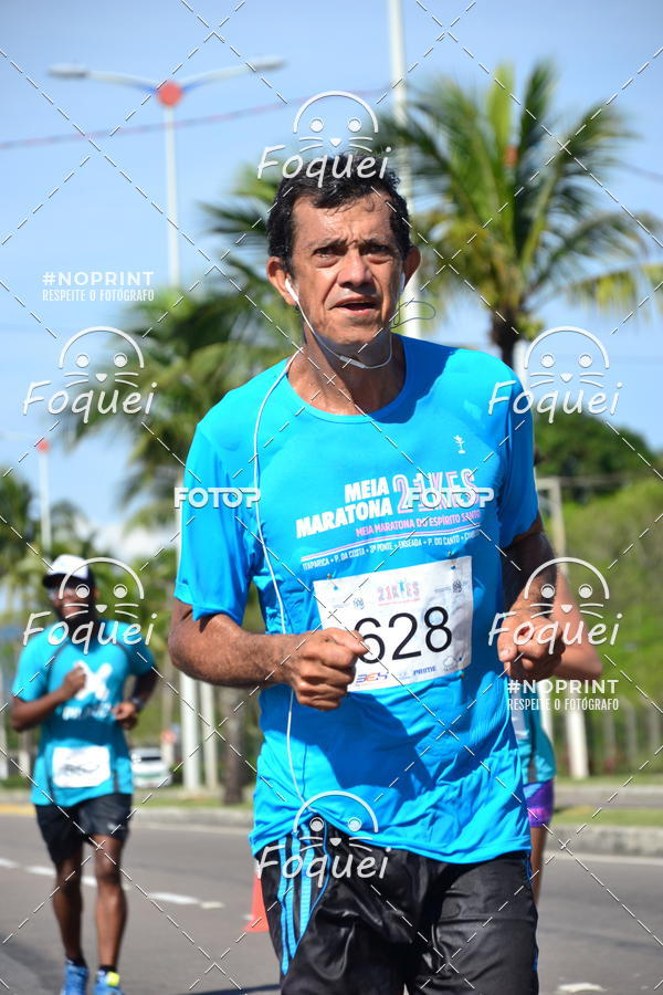Buy your photos of the event21KES - Meia Maratona do Esprito Santo on Fotop
