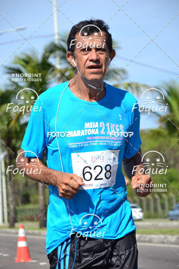 Buy your photos of the event21KES - Meia Maratona do Esprito Santo on Fotop