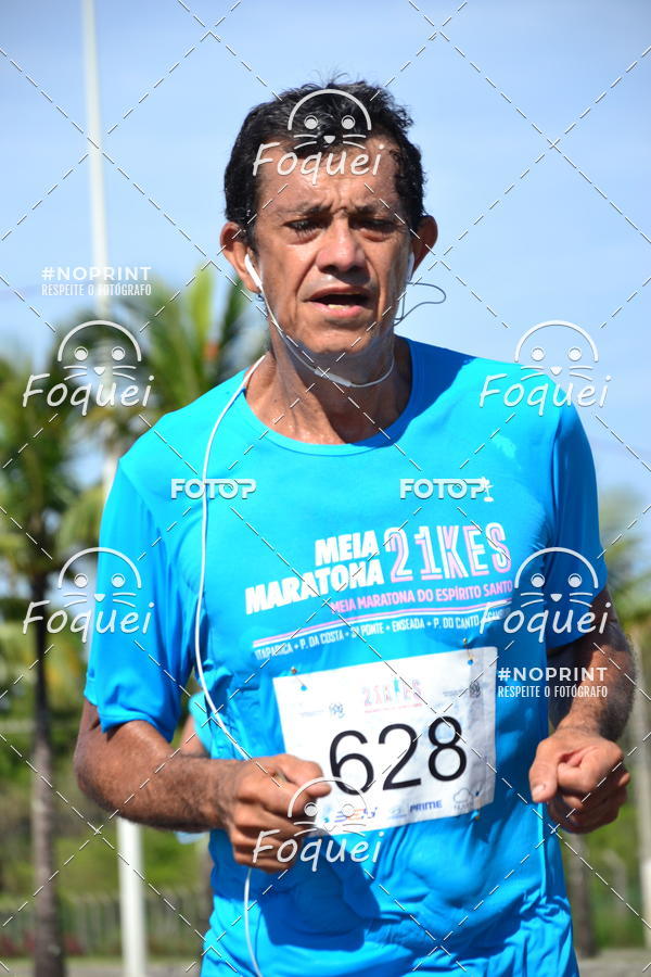 Buy your photos of the event21KES - Meia Maratona do Esprito Santo on Fotop