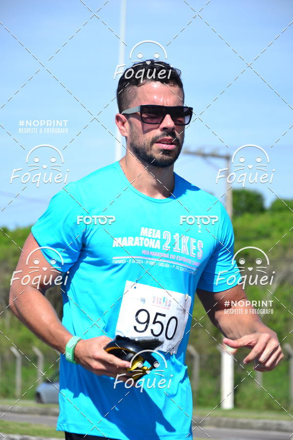 Buy your photos of the event21KES - Meia Maratona do Esprito Santo on Fotop