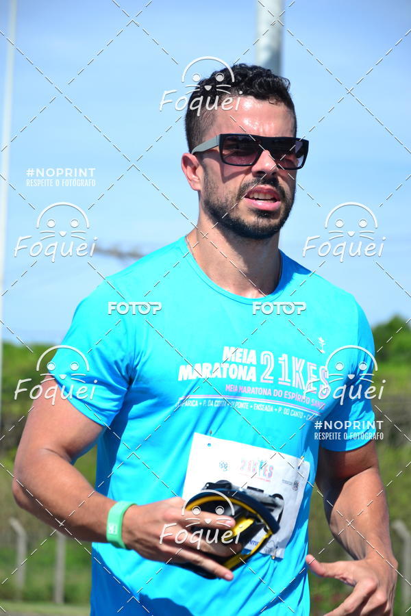 Buy your photos of the event21KES - Meia Maratona do Esprito Santo on Fotop